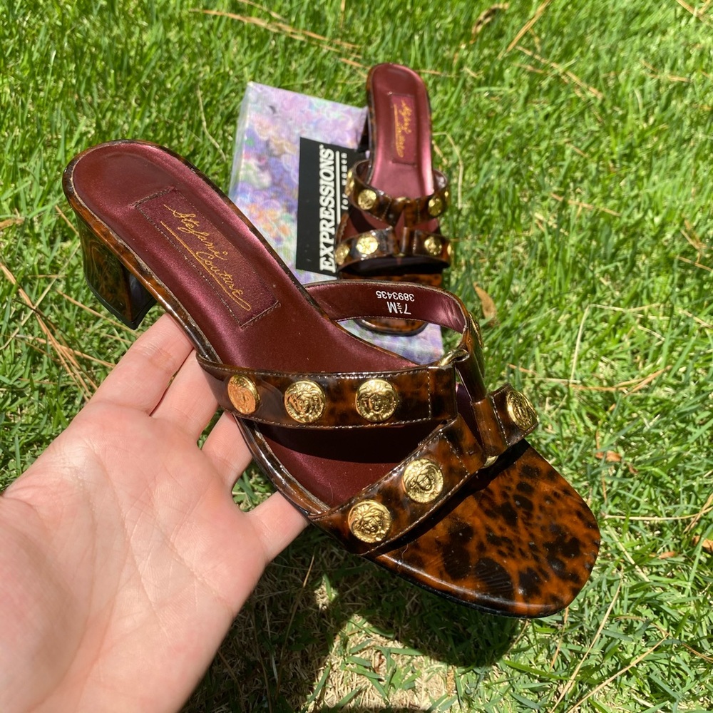 🚨❤️EXPRESSIONS SANDALS🚨❤️
